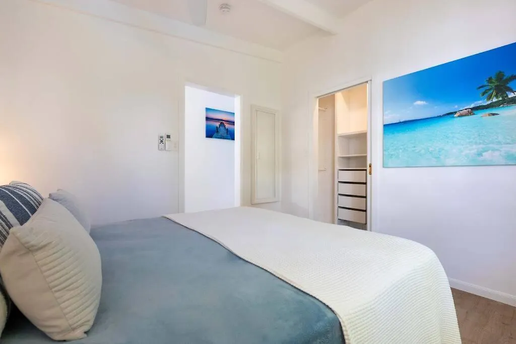 Apartment Beach Retreat Chic: Poolside On The Esplanade Port Douglas